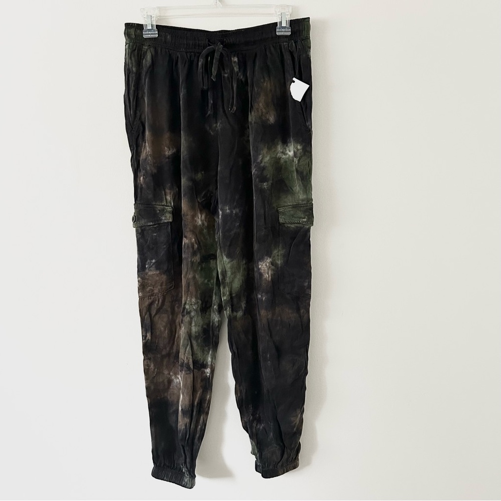Bella Dahl Camo Cargo Joggers